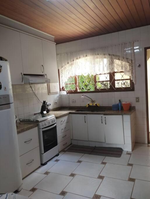 Casa de férias Linda Casa 3 Qtos Com 1 A 1km De Capivari Campos do Jordão