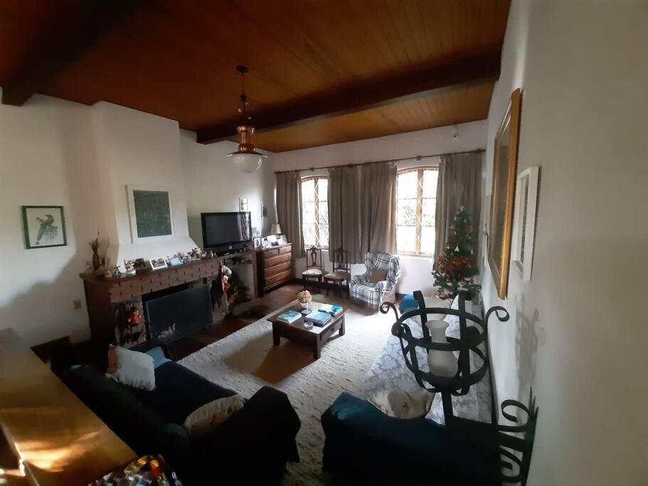 Linda Casa 3 Qtos Com 1 A 1km De Capivari Casa de férias *