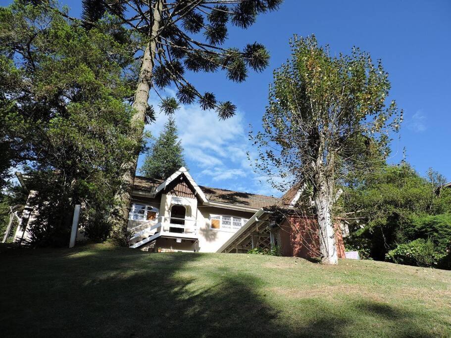 Linda Casa 3 Qtos Com 1 A 1km De Capivari Casa de férias Campos do Jordão